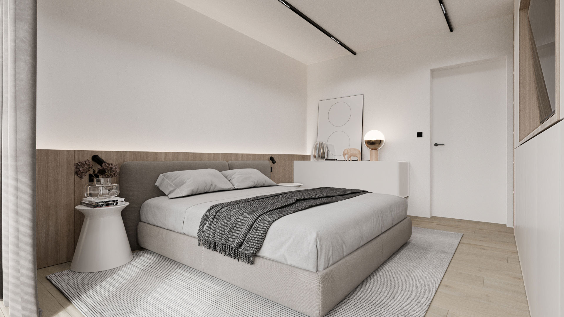 Minimalistična spalnica v svetlih barvah, z lesenimi detajli in stenskimi svetili