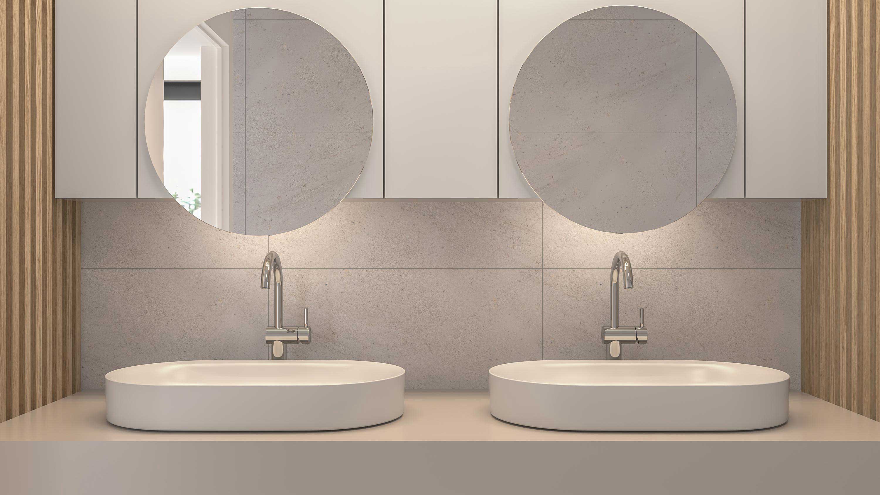 Eleganten dvojni umivalnik z ogledali, v minimalistični kopalnici bele barve