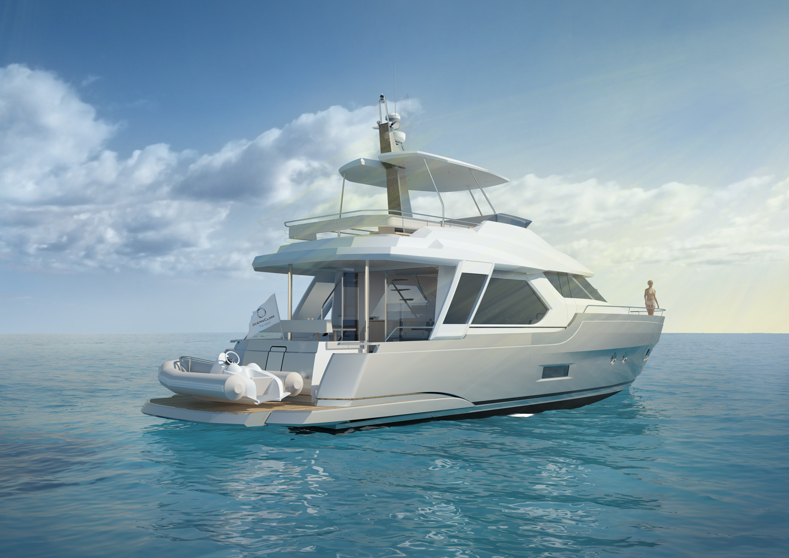 Bela luksuzna jahta s prostorno palubo, ki pluje po odprtem morju